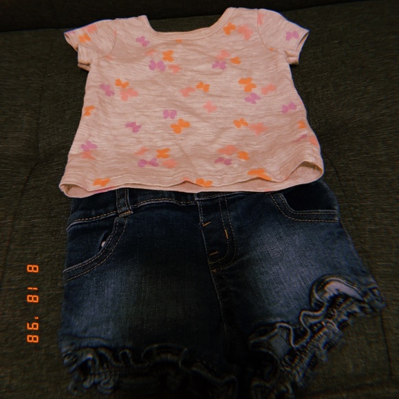 Two piece of baby’s clothes 0-3 M - Picture 1 of 1